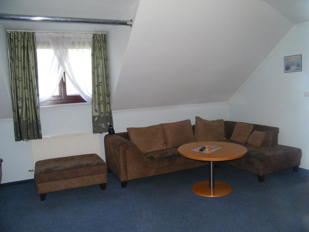 Hotel Restauracja Tawerna 格利维采 客房 照片