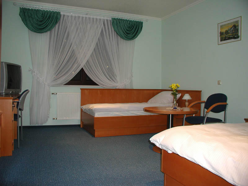Hotel Restauracja Tawerna 格利维采 外观 照片