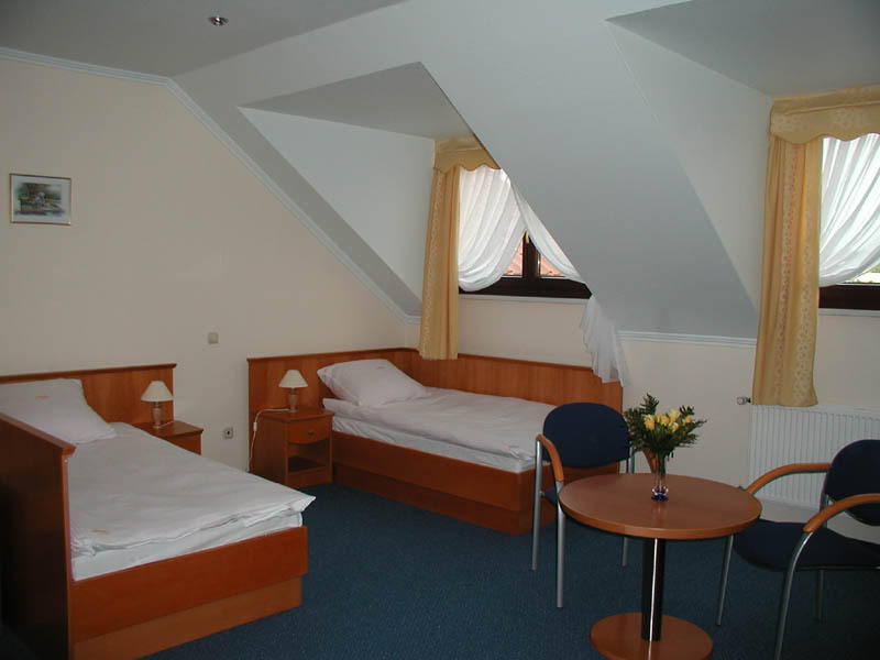 Hotel Restauracja Tawerna 格利维采 外观 照片