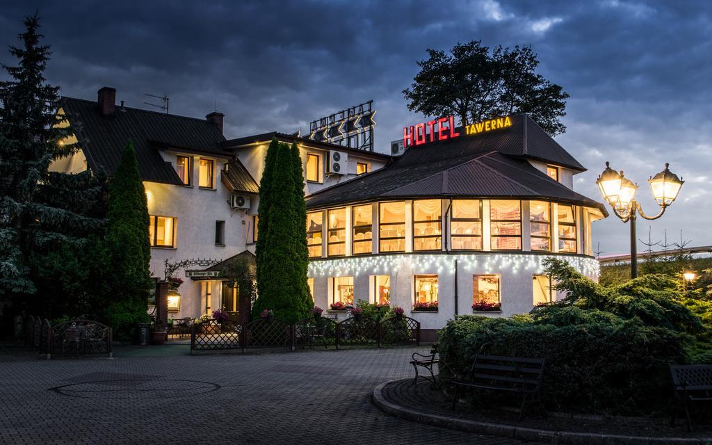 Hotel Restauracja Tawerna 格利维采 外观 照片