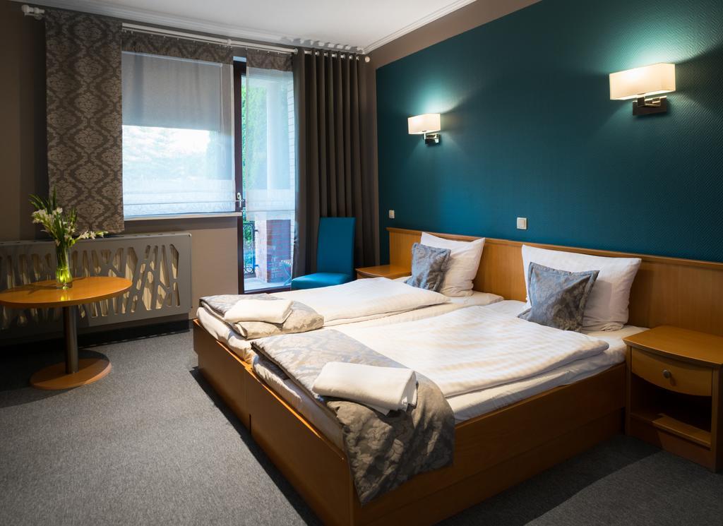 Hotel Restauracja Tawerna 格利维采 外观 照片